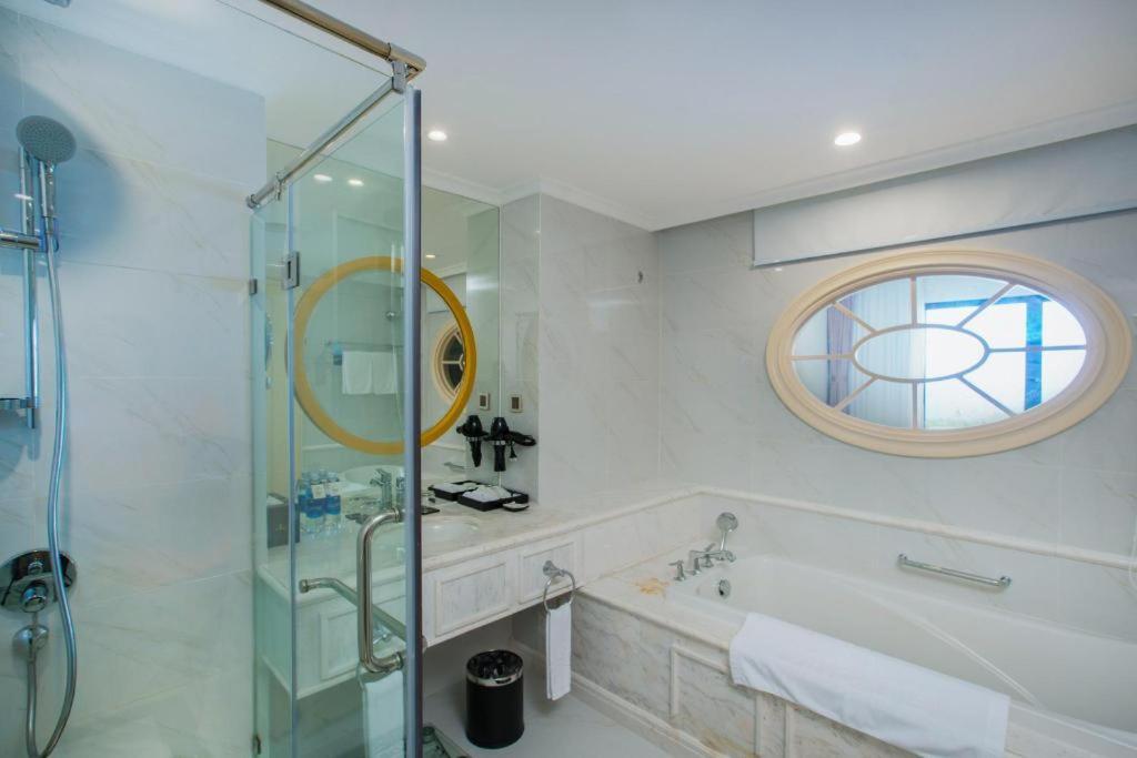 Vinoasis Phu Quoc Hotel Bien Hoa Eksteriør billede